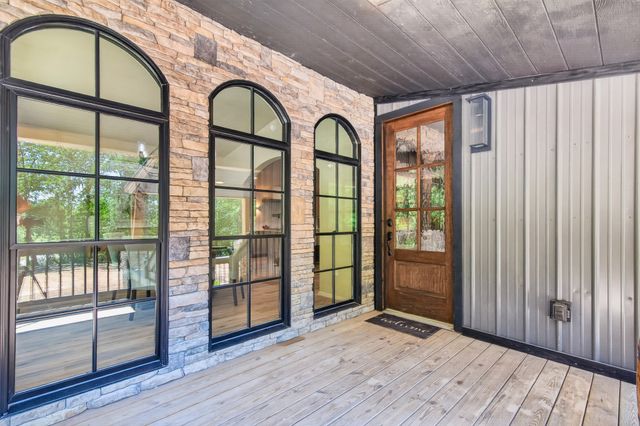 226 1st St, Altamont, TN 37301