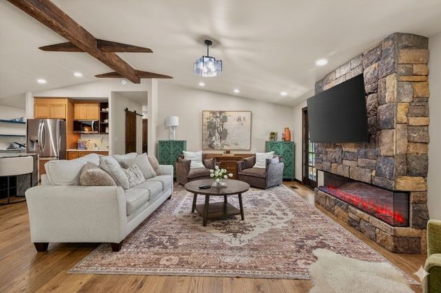 226 1st St, Altamont, TN 37301
