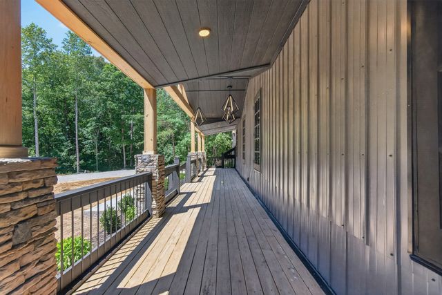 226 1st St, Altamont, TN 37301
