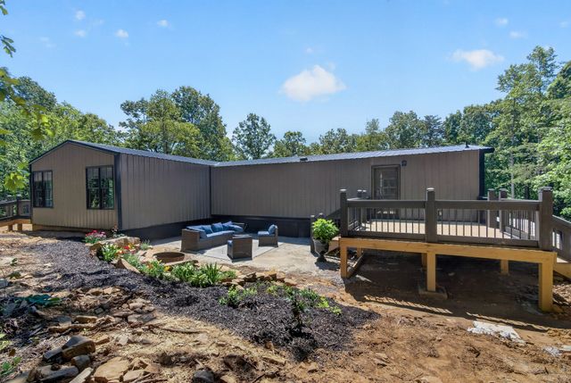 226 1st St, Altamont, TN 37301