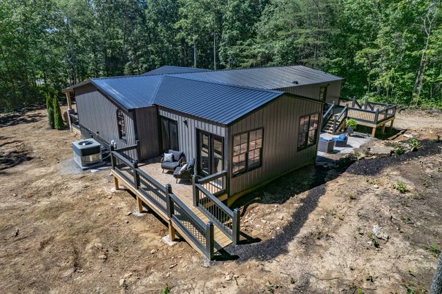 226 1st St, Altamont, TN 37301
