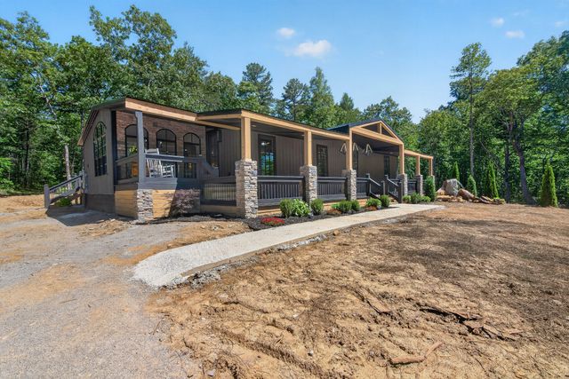 226 1st St, Altamont, TN 37301