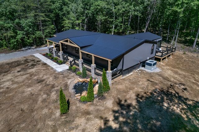 226 1st St, Altamont, TN 37301