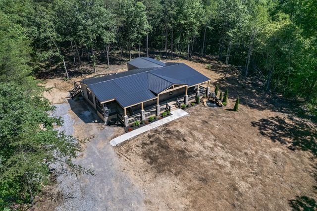 226 1st St, Altamont, TN 37301