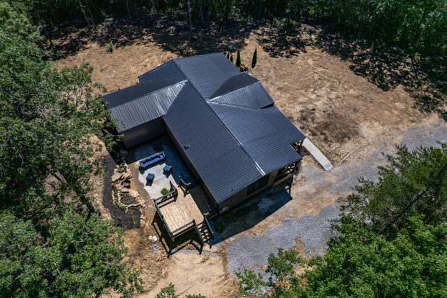 226 1st St, Altamont, TN 37301
