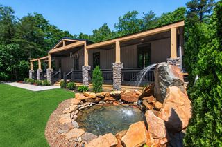 226 1st St, Altamont, TN 37301
