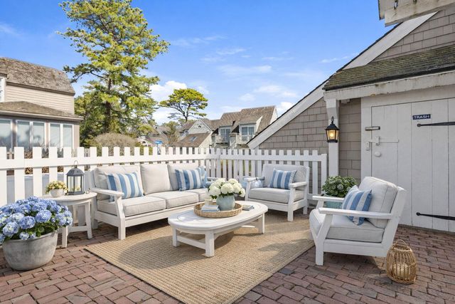 4 Hyannis Point Road UNIT 4, Mashpee, MA 02649