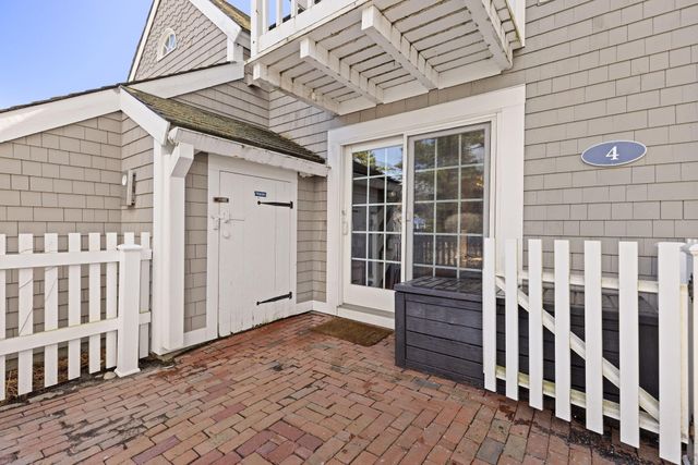 4 Hyannis Point Road UNIT 4, Mashpee, MA 02649