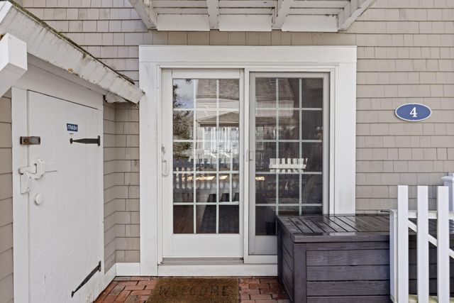 4 Hyannis Point Road UNIT 4, Mashpee, MA 02649