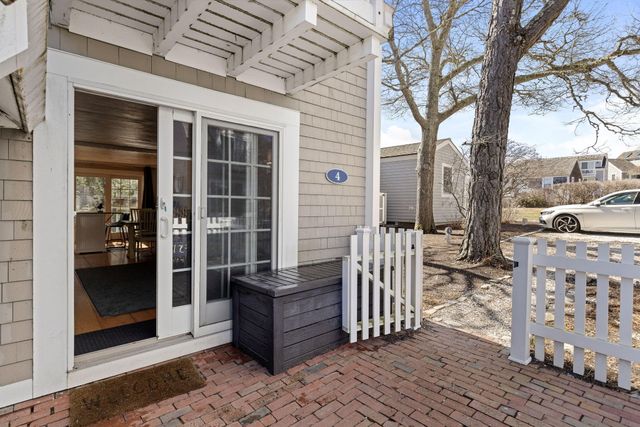 4 Hyannis Point Road UNIT 4, Mashpee, MA 02649