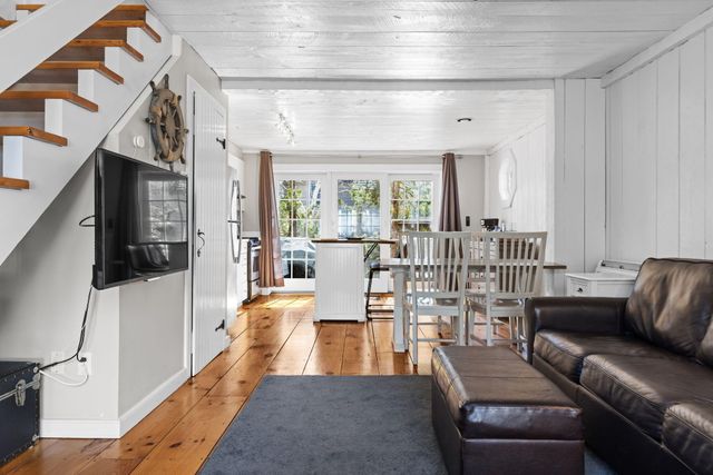 4 Hyannis Point Road UNIT 4, Mashpee, MA 02649