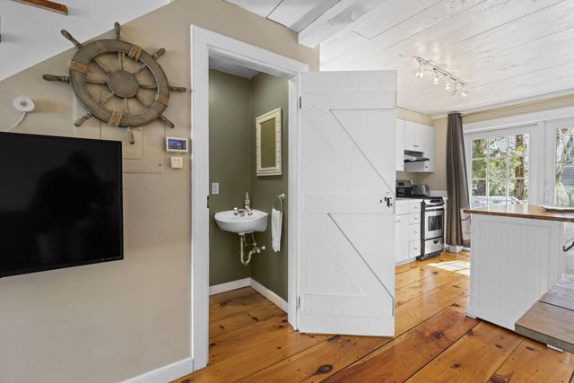 4 Hyannis Point Road UNIT 4, Mashpee, MA 02649