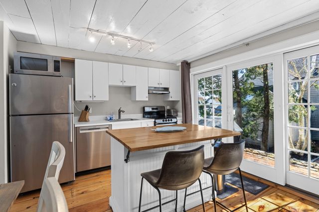 4 Hyannis Point Road UNIT 4, Mashpee, MA 02649