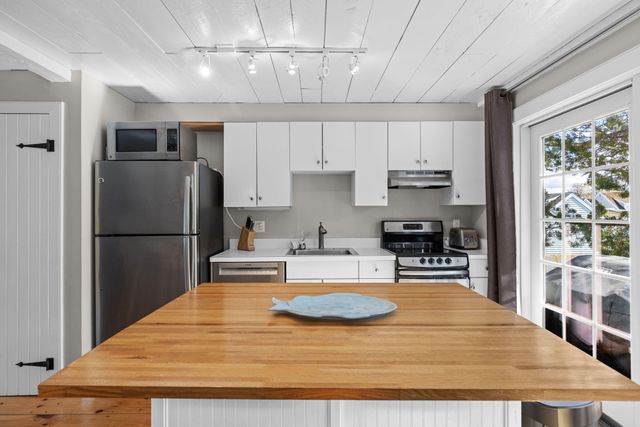 4 Hyannis Point Road UNIT 4, Mashpee, MA 02649
