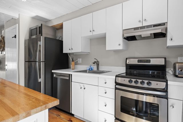 4 Hyannis Point Road UNIT 4, Mashpee, MA 02649