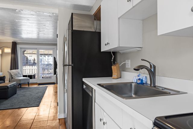 4 Hyannis Point Road UNIT 4, Mashpee, MA 02649