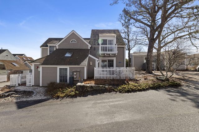 4 Hyannis Point Road UNIT 4, Mashpee, MA 02649