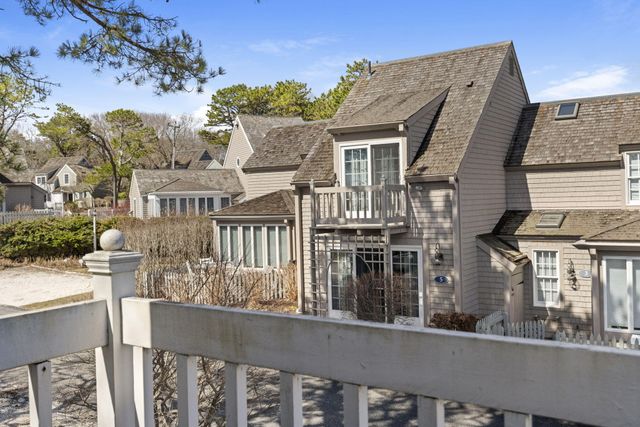 4 Hyannis Point Road UNIT 4, Mashpee, MA 02649