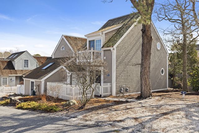 4 Hyannis Point Road UNIT 4, Mashpee, MA 02649