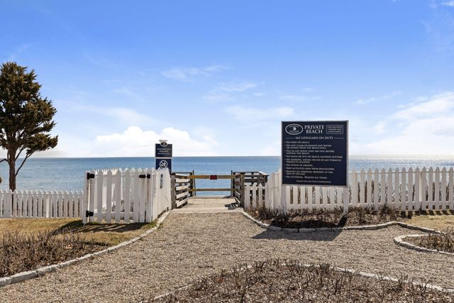 4 Hyannis Point Road UNIT 4, Mashpee, MA 02649