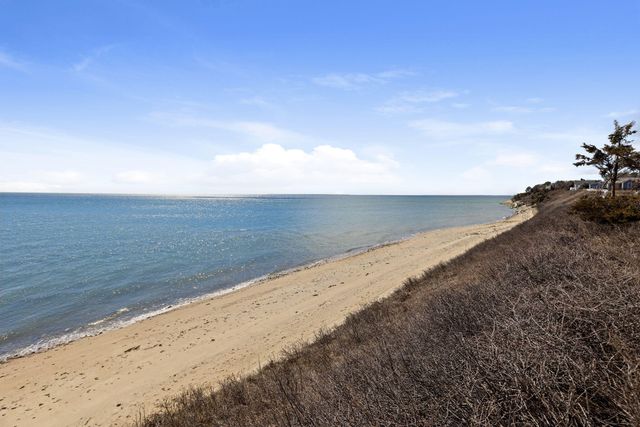 4 Hyannis Point Road UNIT 4, Mashpee, MA 02649