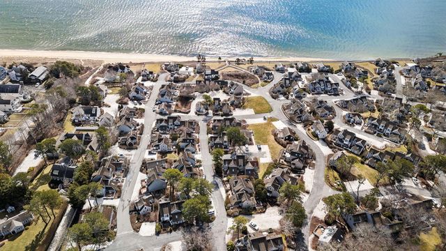 4 Hyannis Point Road UNIT 4, Mashpee, MA 02649