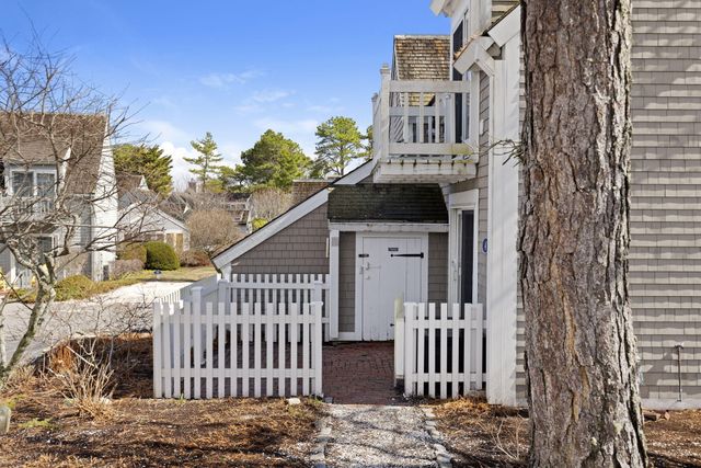 4 Hyannis Point Road UNIT 4, Mashpee, MA 02649