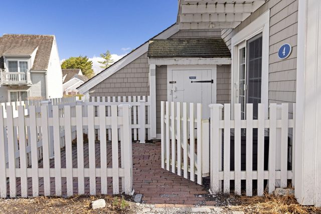 4 Hyannis Point Road UNIT 4, Mashpee, MA 02649