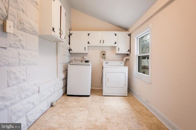 2013 EDGMONT AVE, Chester, PA 19013