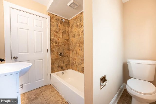 2013 EDGMONT AVE, Chester, PA 19013