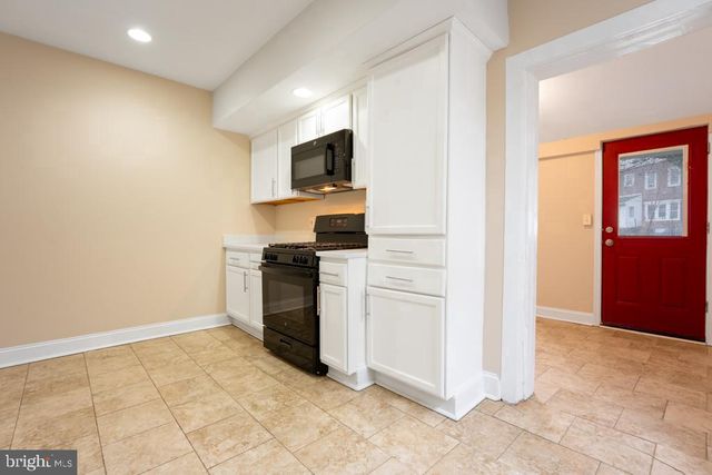 2013 EDGMONT AVE, Chester, PA 19013