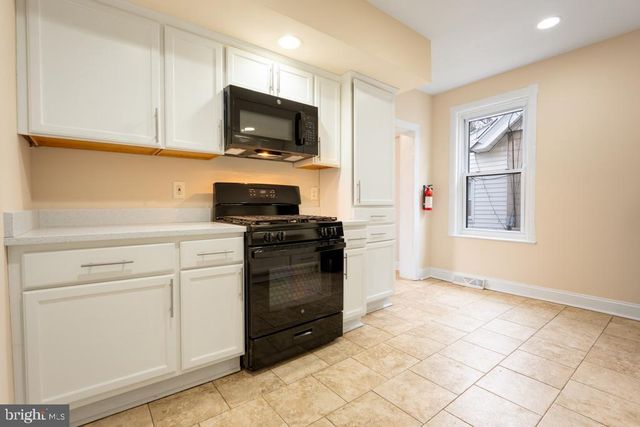 2013 EDGMONT AVE, Chester, PA 19013