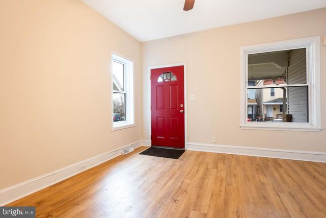 2013 EDGMONT AVE, Chester, PA 19013