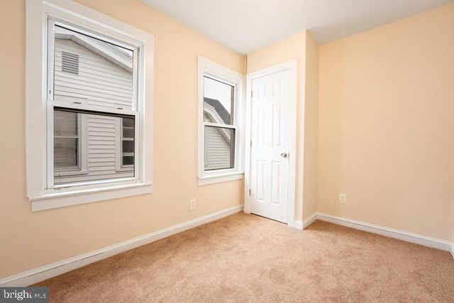 2013 EDGMONT AVE, Chester, PA 19013