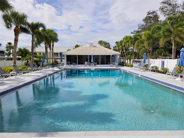 437 CERROMAR LANE 424, Venice, FL 34293