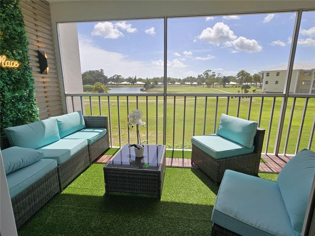 437 CERROMAR LANE 424, Venice, FL 34293