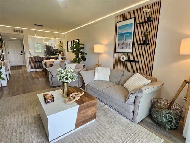 437 CERROMAR LANE 424, Venice, FL 34293