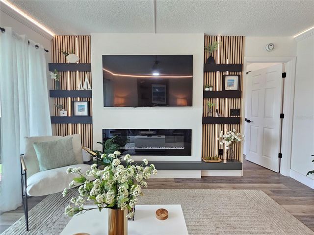 437 CERROMAR LANE 424, Venice, FL 34293