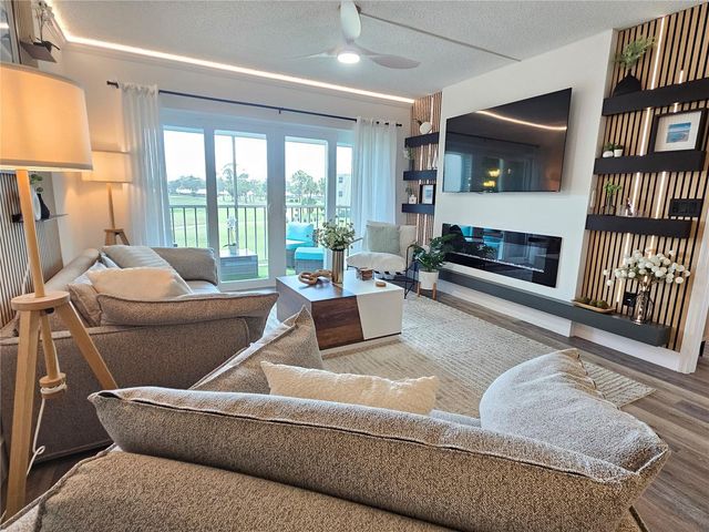 437 CERROMAR LANE 424, Venice, FL 34293