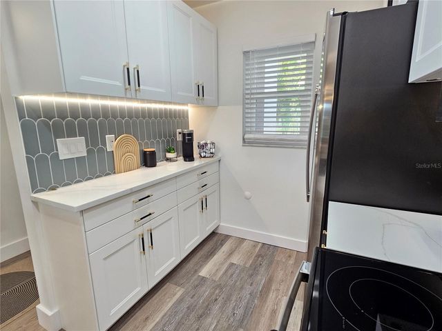 437 CERROMAR LANE 424, Venice, FL 34293