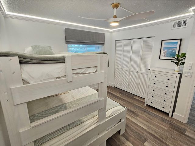 437 CERROMAR LANE 424, Venice, FL 34293