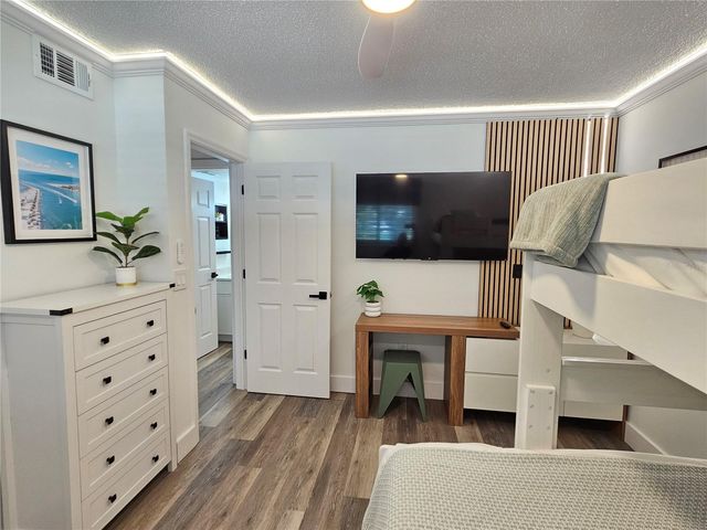 437 CERROMAR LANE 424, Venice, FL 34293