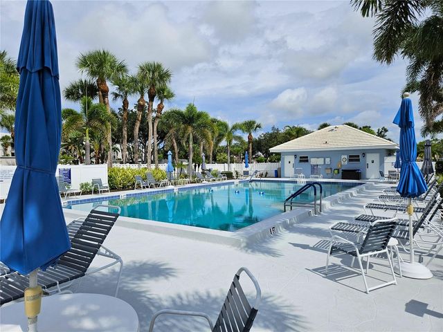 437 CERROMAR LANE 424, Venice, FL 34293