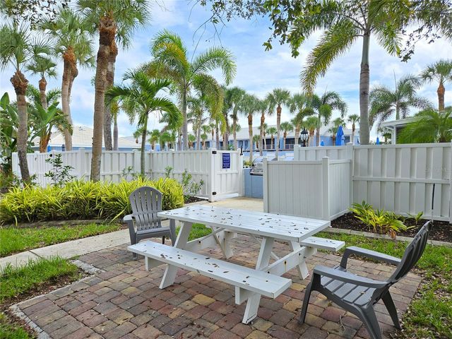 437 CERROMAR LANE 424, Venice, FL 34293