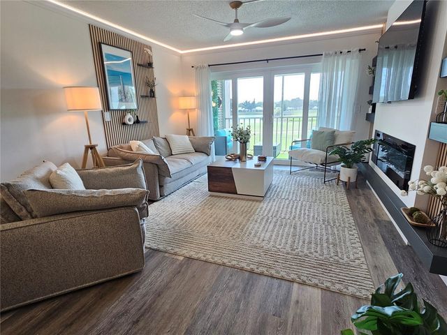 437 CERROMAR LANE 424, Venice, FL 34293
