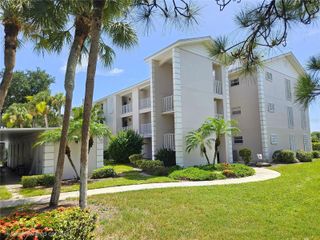 437 CERROMAR LANE 424, Venice, FL 34293