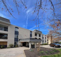 4875 Sherburn Ln 3P, Louisville, KY 40207