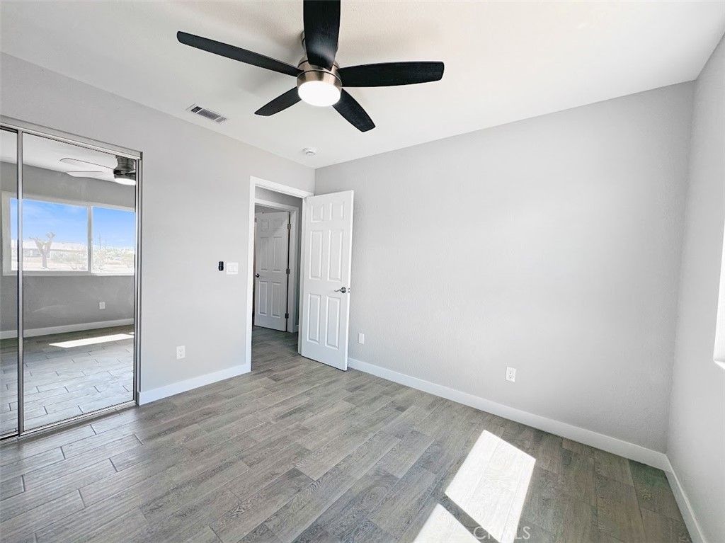 Image 12 of property listing at 10655 9th, Hesperia, CA 92345