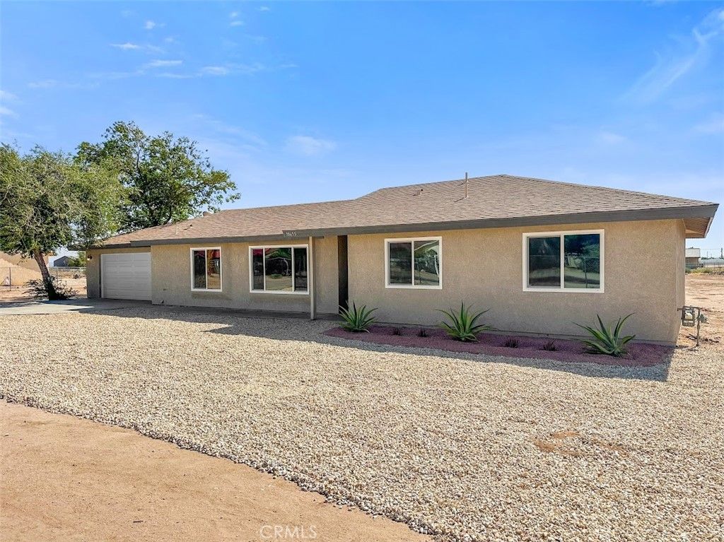 Image 17 of property listing at 10655 9th, Hesperia, CA 92345