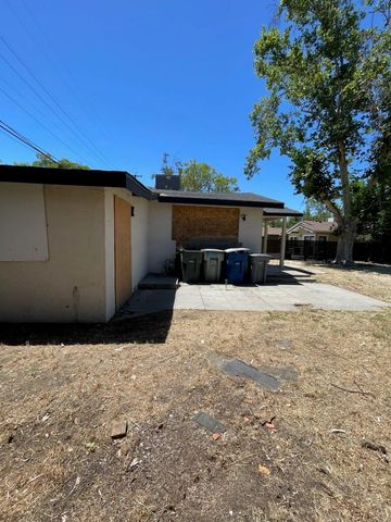 534 E Vassar Avenue, Fresno, CA 93704